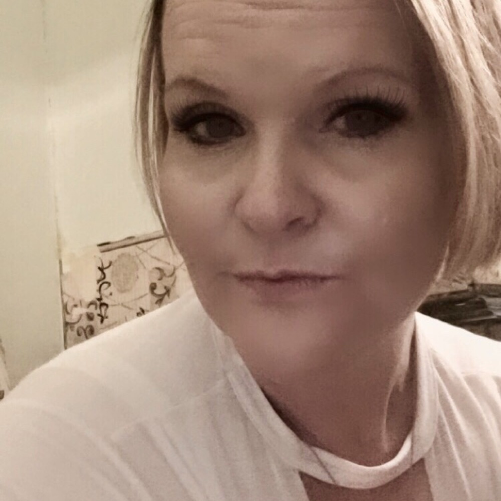 Meet your Posher, Latena